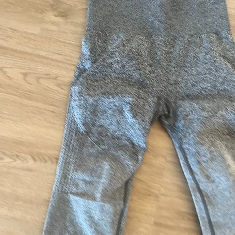 ** Gymshark seamless leggings Gray Size small Compression